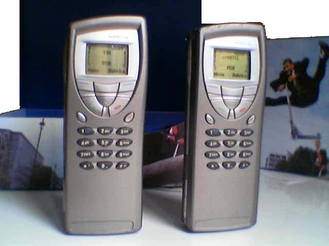 Nokia 9210 - 9210_2_up_3q.jpg
